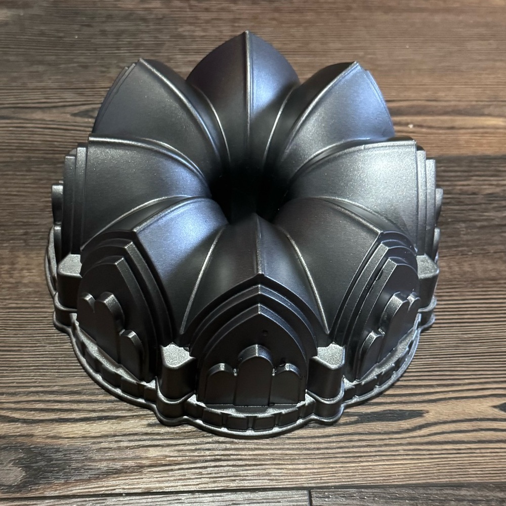 Nordic Ware 10 Cup Cathedral Bundt Pan